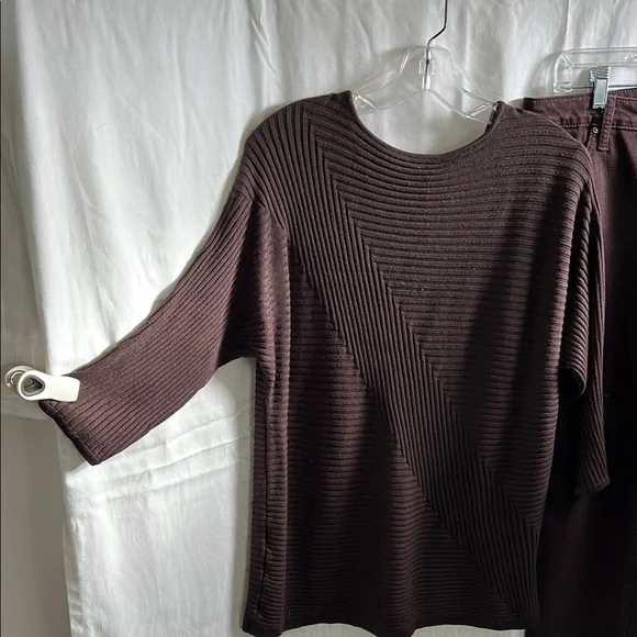 Brown Textured Long Sleeve Top - Picture 3 of 8